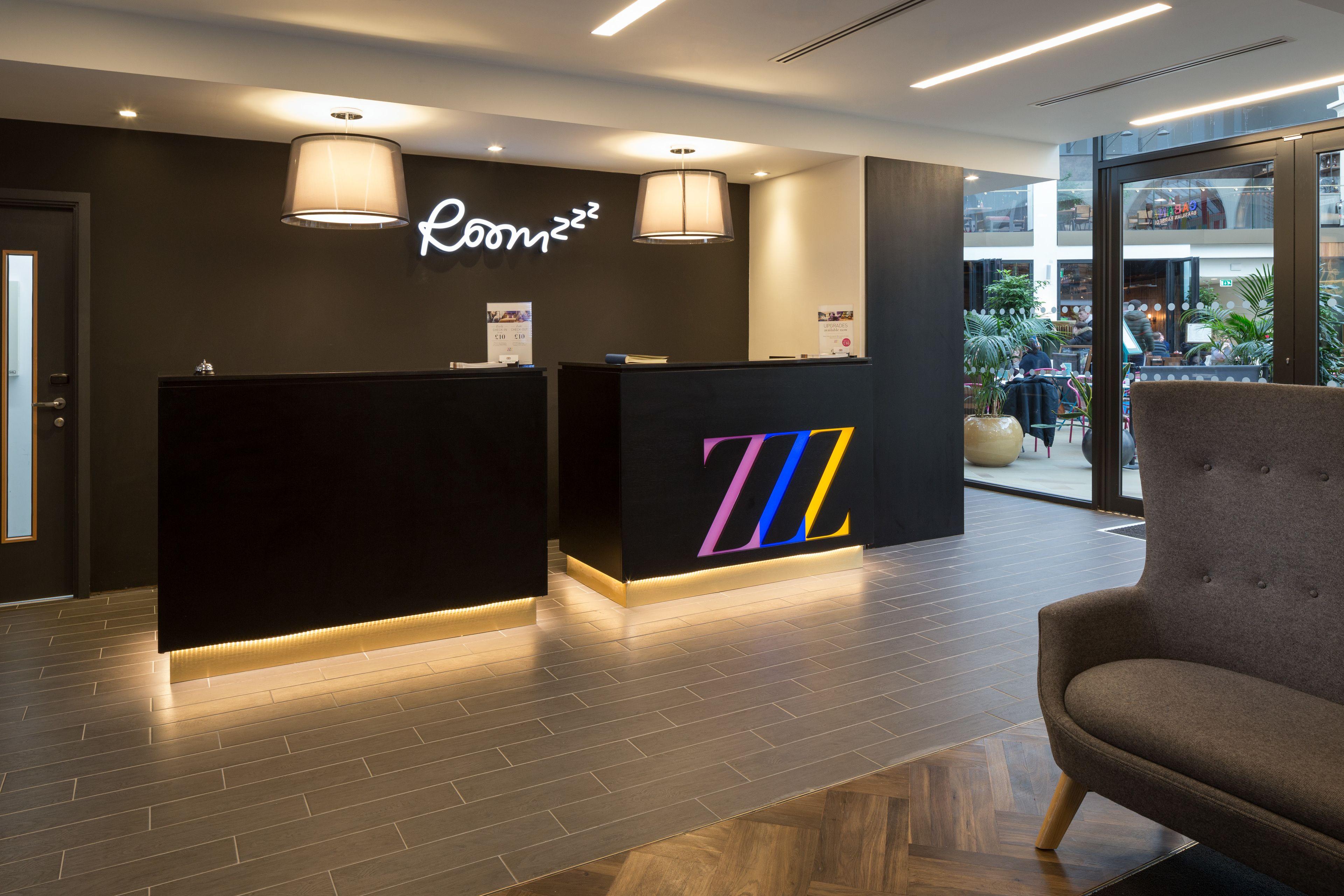 Roomzzz Manchester Victoria — Photos 2